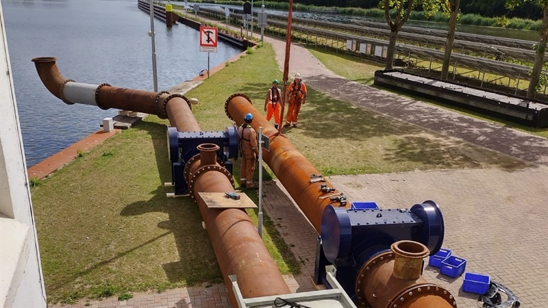 Pompinstallatie Eefde in opbouw