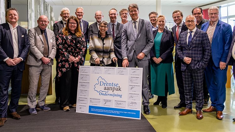 Ondertekening Drentse aanpak Ondermijning_Iris Sijbom Fotografie