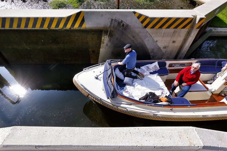 Vechtdal Junne boot sluis varen web