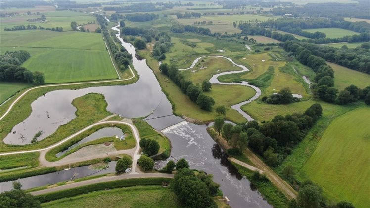 dronebeeld archemermaten