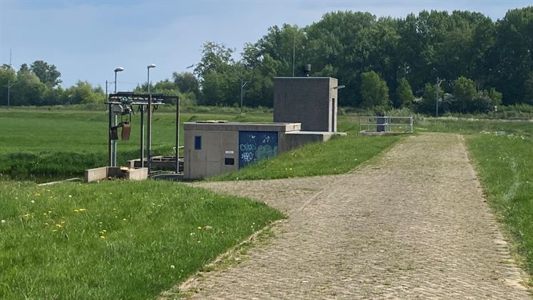 Gemaal Kleine Vecht rondom gebouw