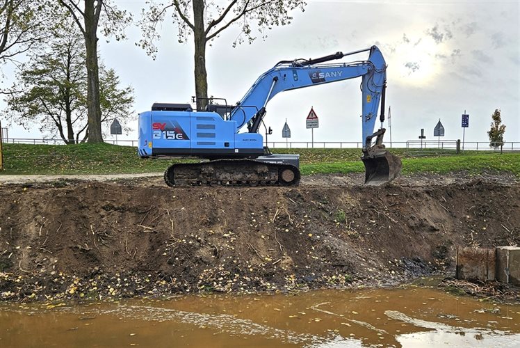 Foto elektrische graafmachine3