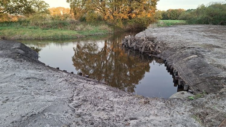 aangepaste uitmonding zijbeek in Dinkel