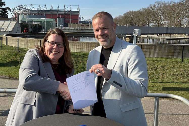 Ellen ondertekening solar park 190326_v2