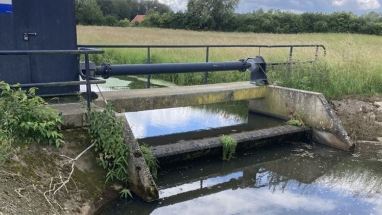 stuw in tilligterbeek