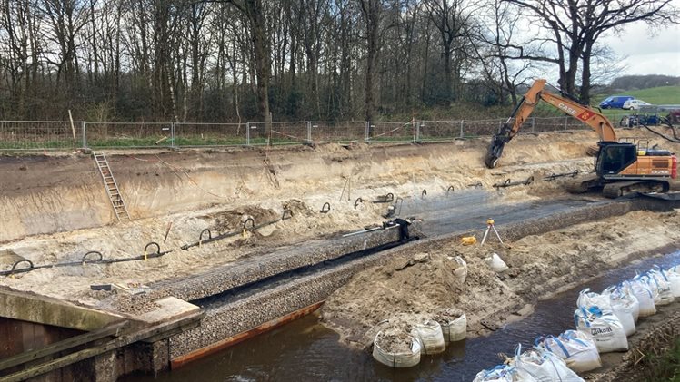 Sluis Junne werk in uitvoering1