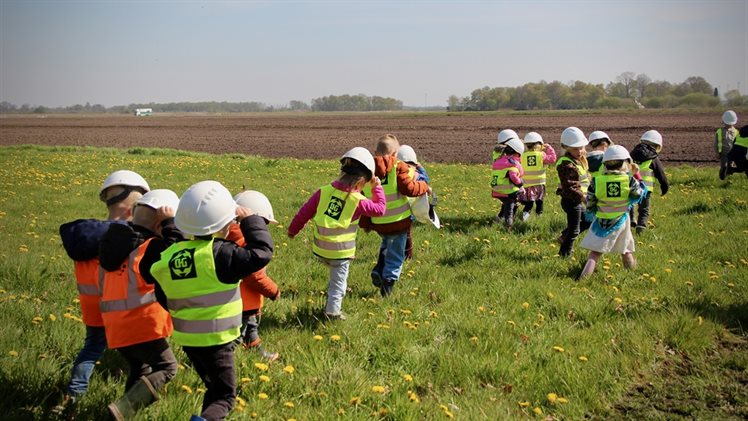 De kinderen bezochten een aantal locaties waar op dit moment gewerkt wordt.