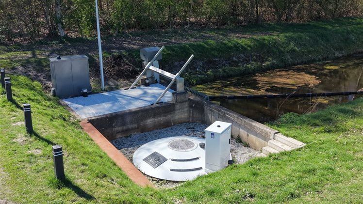 Bij Zwinderen is in het Loodiep een bestaande stuw geautomatiseerd.