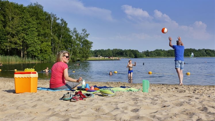 Strand zwemmen