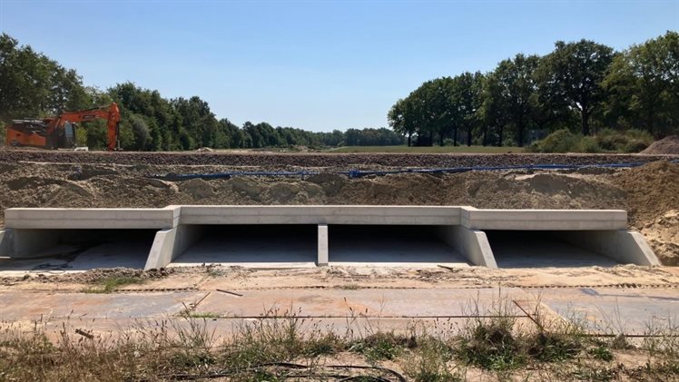 nieuwe duikers onder de ottershagenweg bij de stuw