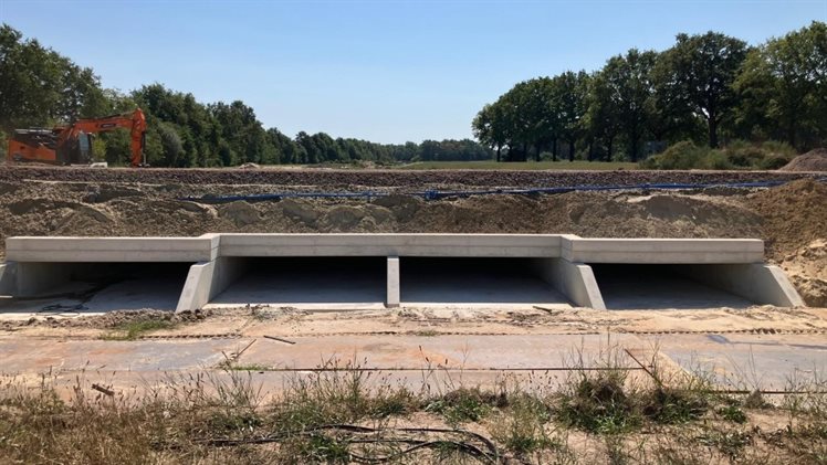 nieuwe duikers onder de ottershagenweg bij de stuw