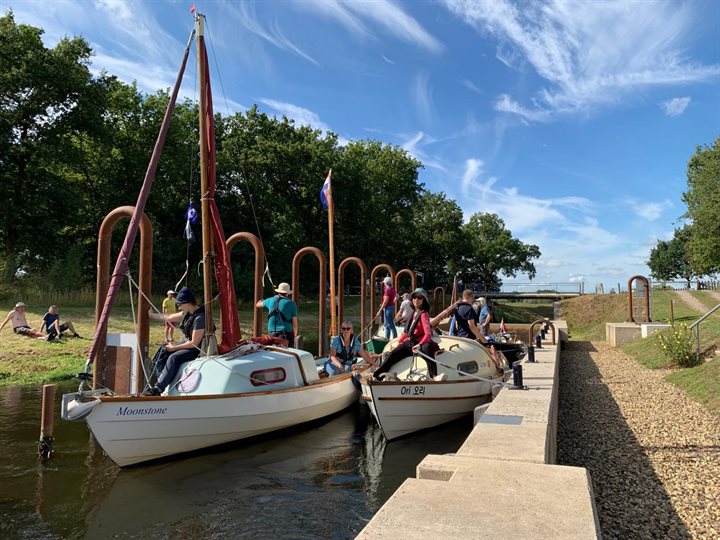 Zeilboten Vecht sluis
